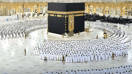 إِنَّمَا الْمُشْرِكُونَ نَجَسٌ فَلَا يَقْرَبُوا الْمَسْجِدَ الْحَرَامَ